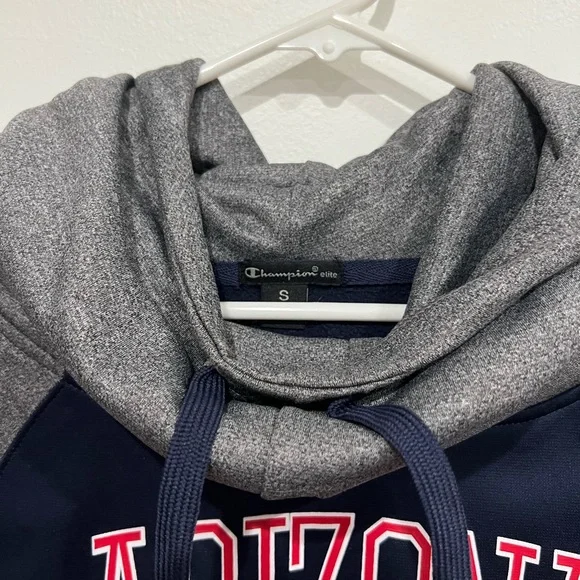 University of Arizona Wildcats women’s long neck. High collar hoodie. - Picture 2 of 2